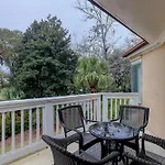 Colonnade Club 150