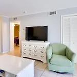 Bright And Beachy Getaway On Hilton Head Island!