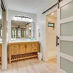 Modern Hilton Head Retreat Walk To Beach And Golf!