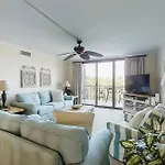 Island Club 1