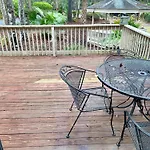 Updated Luxury 3 Bedroom Condo In Shipyard Near The Beach