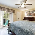 14 Beach Arbor