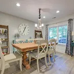 5 Hollyberry Lane