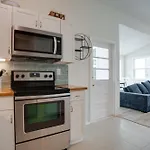 Newly Renovated Duplex, Upper Unit, 4Th Row From The Beach