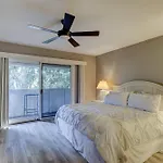 Updated Luxury 3 Bedroom 3 Ba Townhome In Sea Pines Near Harbourtown Sleeps 8 Community Pool Pet Friendly