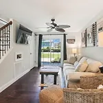 37 Bradley Circle- Private Pool, Short Walk To Beach, Great Location, Free Activities Included