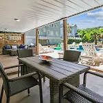 37 Bradley Circle- Private Pool, Short Walk To Beach, Great Location, Free Activities Included