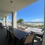 29 Singleton Beach Place- Luxury Oceanfront, Pool, Pool Table, Free Activities Included