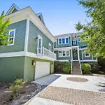 18 Sand Dollar Road- Oceanfront, Large Private Pool, Hot Tub Free Activities Included