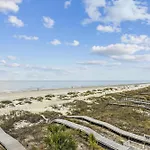 10 Collier Beach- Oceanfront, Private Beach Access, Heatable Pool, Free Activities Included