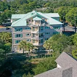 Family Getaway, Walk To Beach, Balcony