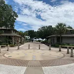 Walk To The Beach - 2 Bed Condo Close To It All