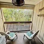 Walk To The Beach - 2 Bed Condo Close To It All
