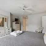 41 Bradley- Private Pool, Newly Updated, Quick Walk To Beach! Free Activities Included