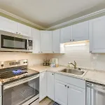 Hilton Head Island Condo With Pool About 1 Mi To Beach!