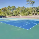 Hilton Head Island Condo With Pool About 1 Mi To Beach!