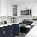 Steps To Sand 3 Bed 2 Bath With Private Pool