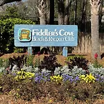 Walk To Folly Field Beach 2 Bed 2 Bath Golf View