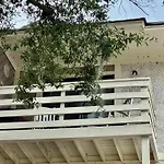 Just Steps To Folly Field Beach - 2 Bd 2 Ba Condo