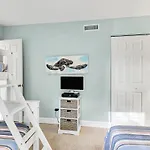 Lagoon View Villa 2 Bd 2 & One Half Bath Steps To The Beach