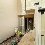 Ez Beach Access - 2 Bed 2 And One Half Bath 23 Coligny Villa