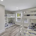 7 Bed 6 And One Half Bath With Private Pool Spa & Private Beach Access