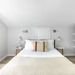 Sea Pine By Avantstay Private Modern Home Surrounded In Lush Greenery Close To Beach