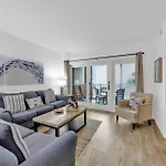 138 Shorewood