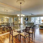 404 Barrington Arms