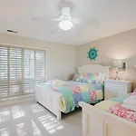 4 Firethorn Way