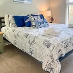 2 Mi To Beach Dog-Friendly Hilton Head Condo!