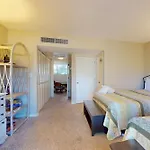 Hickory Cove 18