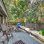Bright Hilton Head Cottage With Deck About 2 Mi To Beach