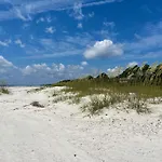 2Nd Row Beach House - Private Pool - 4 King Bedrooms - 19 Oyster Catcher Rd