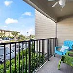 5 Min Walk To The Beach 1St Floor Condo Sleeps 4