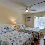1686 Bluff Villas Renovated Sleeps 8 Walk To Salty Dog Sea Pines