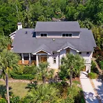 Family Retreat With Backyard Oasis, Private Pool, Spa, Fireplace, Game Room