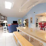 2 Sandpiper Street
