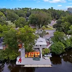 3402 Windsor Court