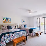 688 Queens Grant