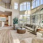 2Nd Row Luxury Home At 30 Knotts Way