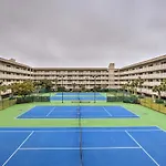 Hilton Head Condo With Amenities Walk To Beach!