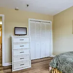 Hilton Head Condo With Amenities Walk To Beach!