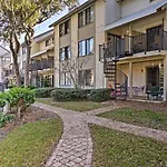 Updated Hilton Head Condo Balcony, Walk To Beach