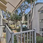 Updated Hilton Head Condo Balcony, Walk To Beach