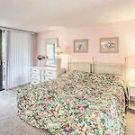 Hilton Head Island Townhome Patio, Walk To Beach