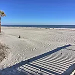 Hilton Head Resort Condo - 1 Mi To Shelter Cove!