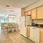 Hilton Head Island Condo With Pool Walk To Beach!