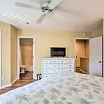 Hilton Head Getaway, Walk To Forest Beach!