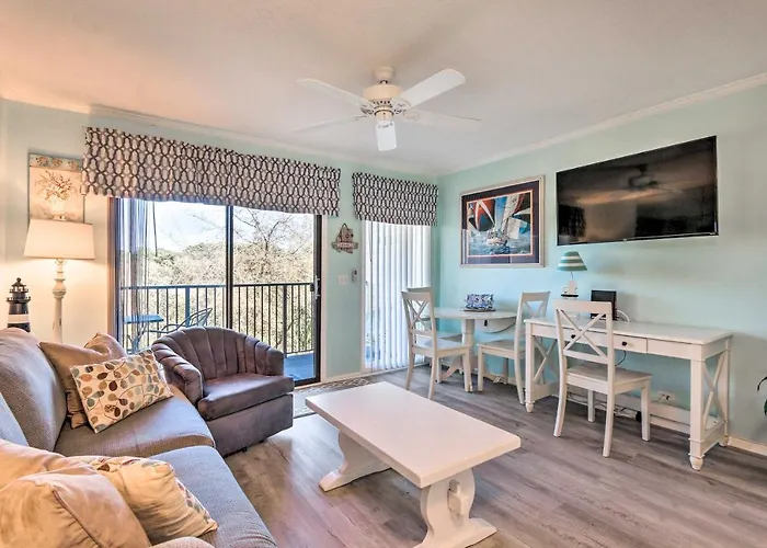 Coastal Condo With Balcony And Luxe Resort Amenities!